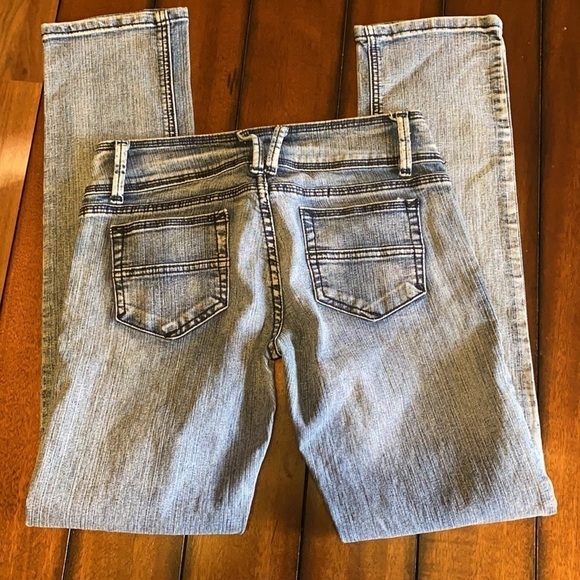 💜Younique jeans - Picture 4 of 4